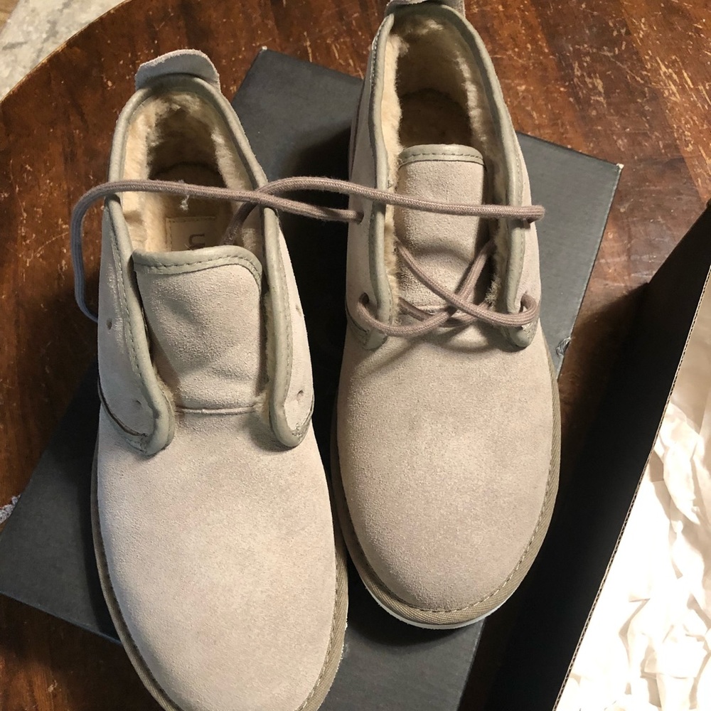 New uggs. Mens 7 or womens 9.